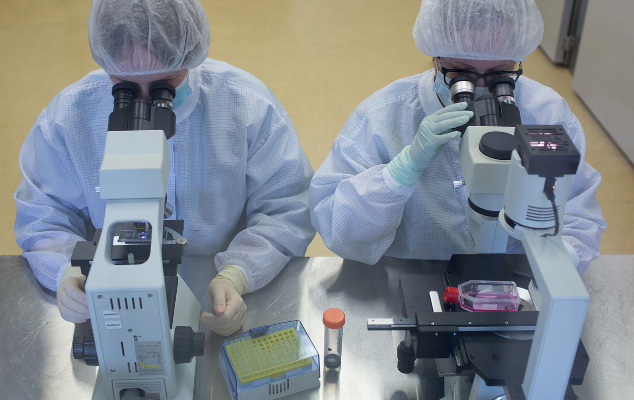 Вакцина Спутник V, Институт Гамалеи, Биннофарм